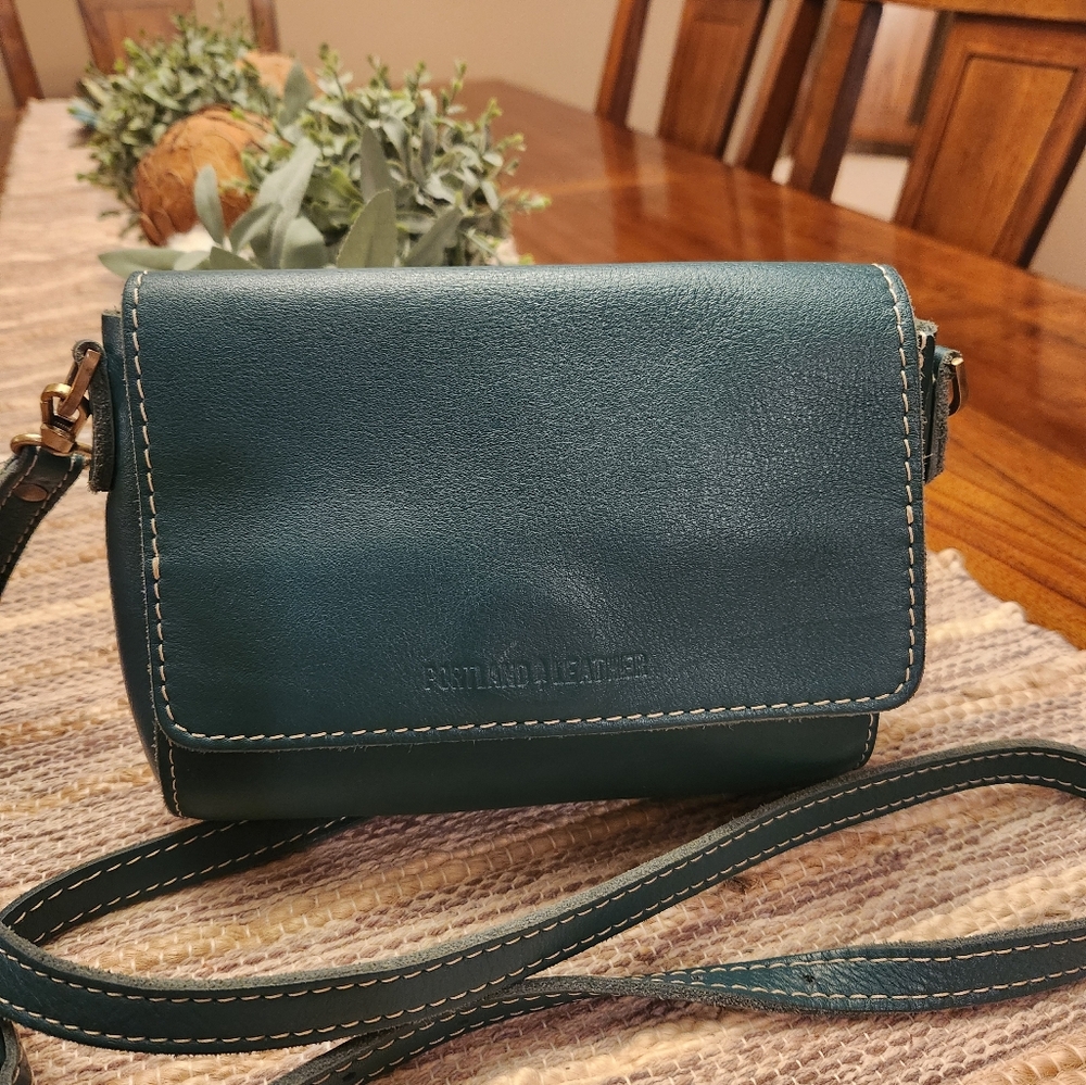 Portland Leather Peacock Mini Metro Purse